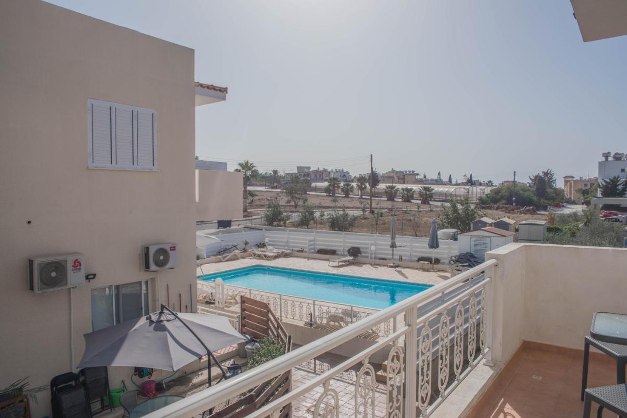 Renovated One Bedroom Apartment In Paphos With Pool Ngoại thất bức ảnh