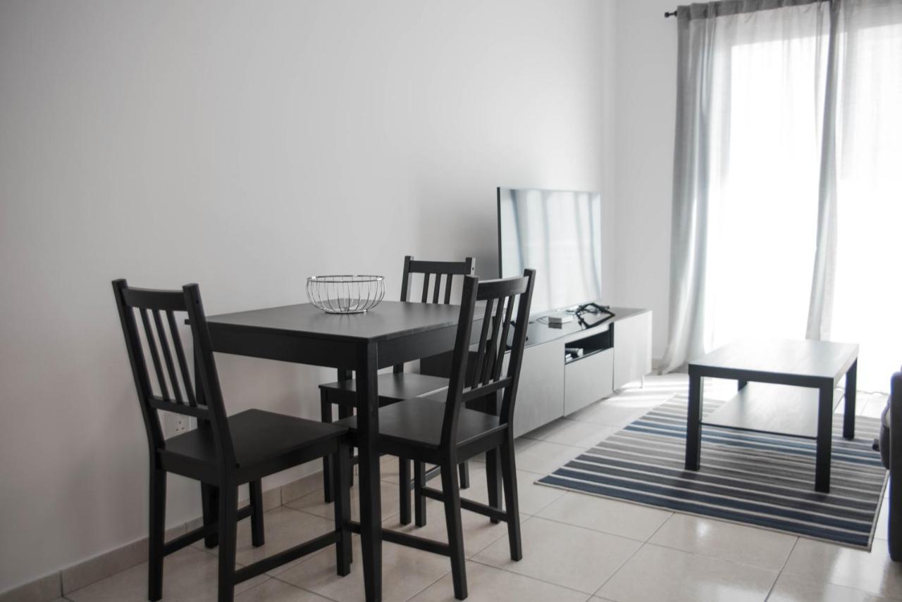 Renovated One Bedroom Apartment In Paphos With Pool Ngoại thất bức ảnh